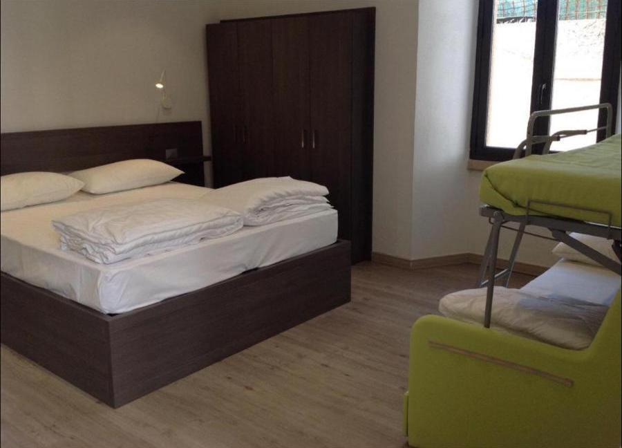 Antica Campione Rooms & Hostel 캄피오네 델 가르다 외부 사진