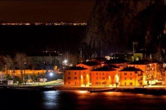 Antica Campione Rooms & Hostel 캄피오네 델 가르다 외부 사진