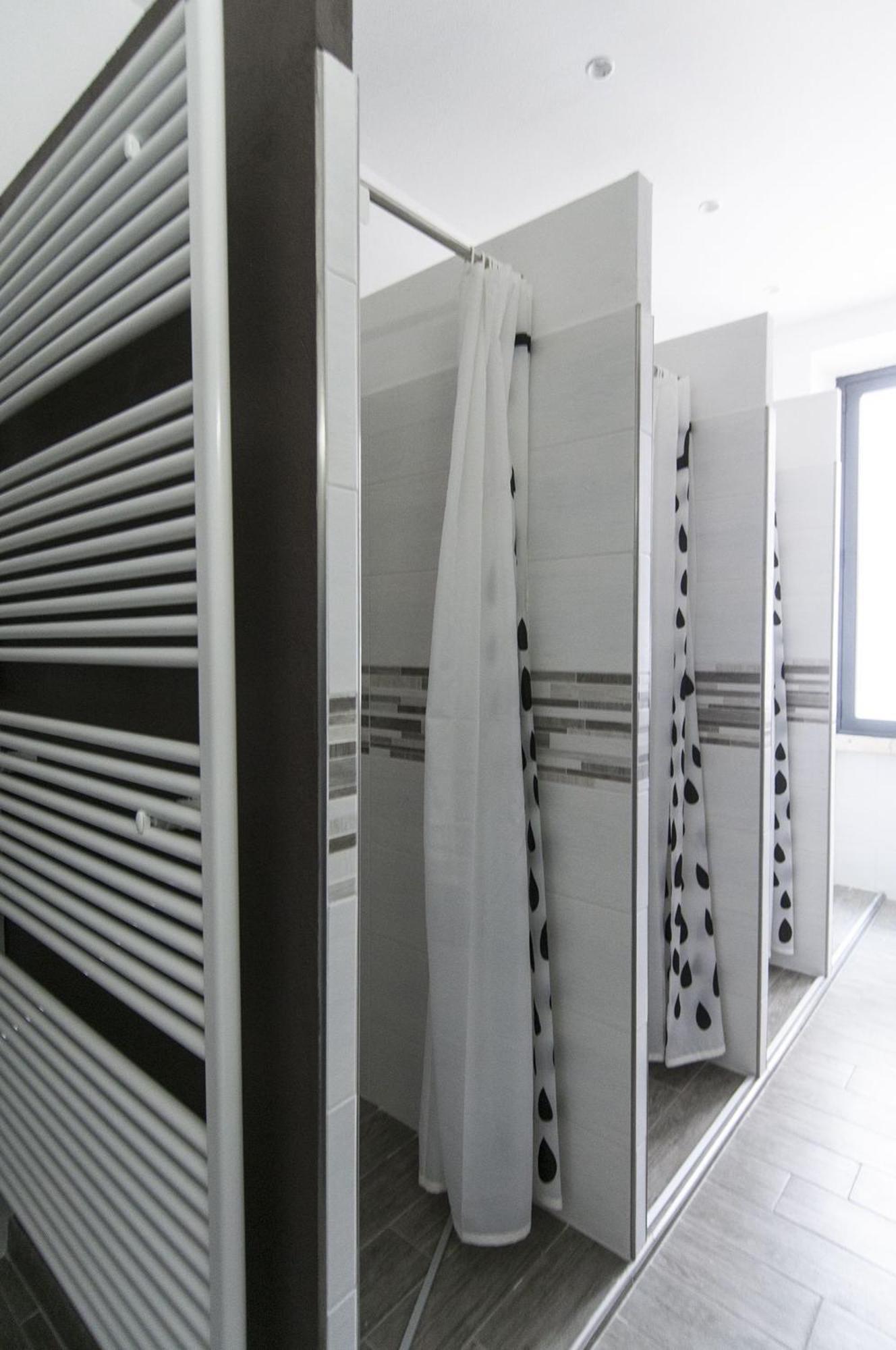 Antica Campione Rooms & Hostel 캄피오네 델 가르다 외부 사진