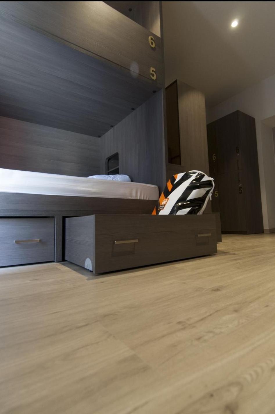 Antica Campione Rooms & Hostel 캄피오네 델 가르다 외부 사진